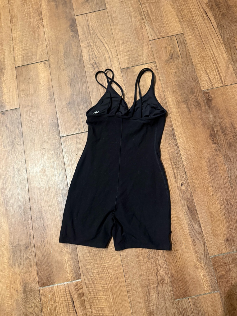 ALO Yoga suns out black short onesie - Picture 3 of 4